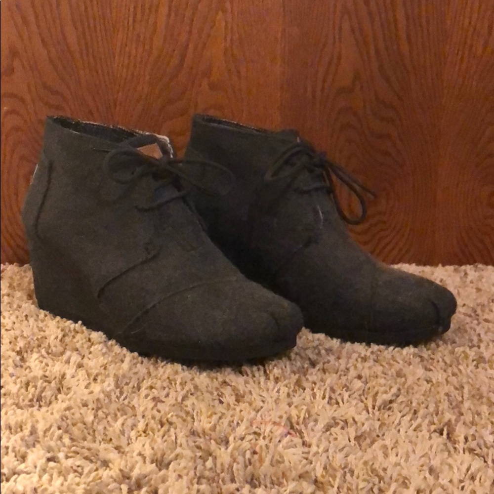 TOMS Closed Toe Wedges